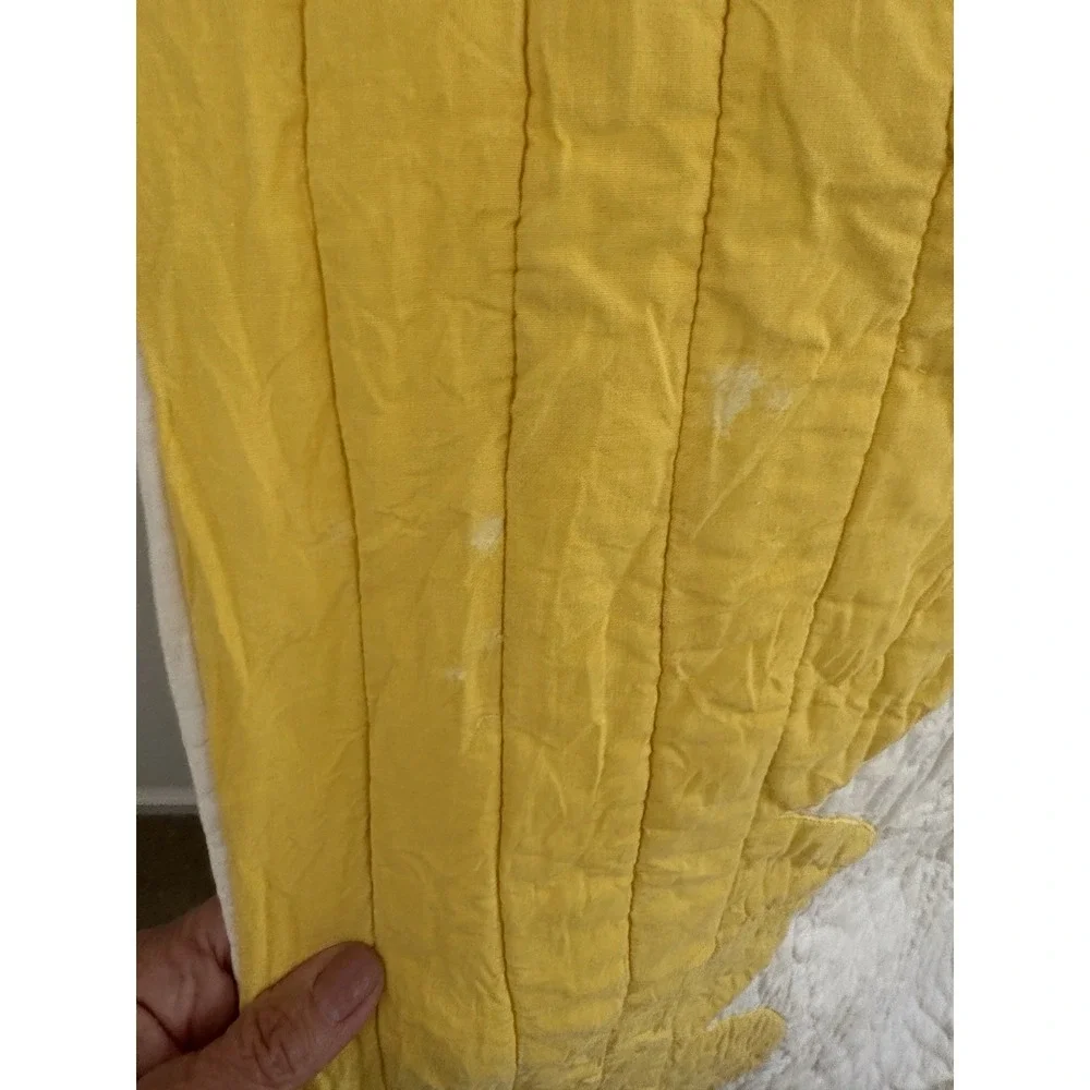 Lilly Pulitzer 1990s Pineapple Queen Quilt yellow white Hawaiian LOOK